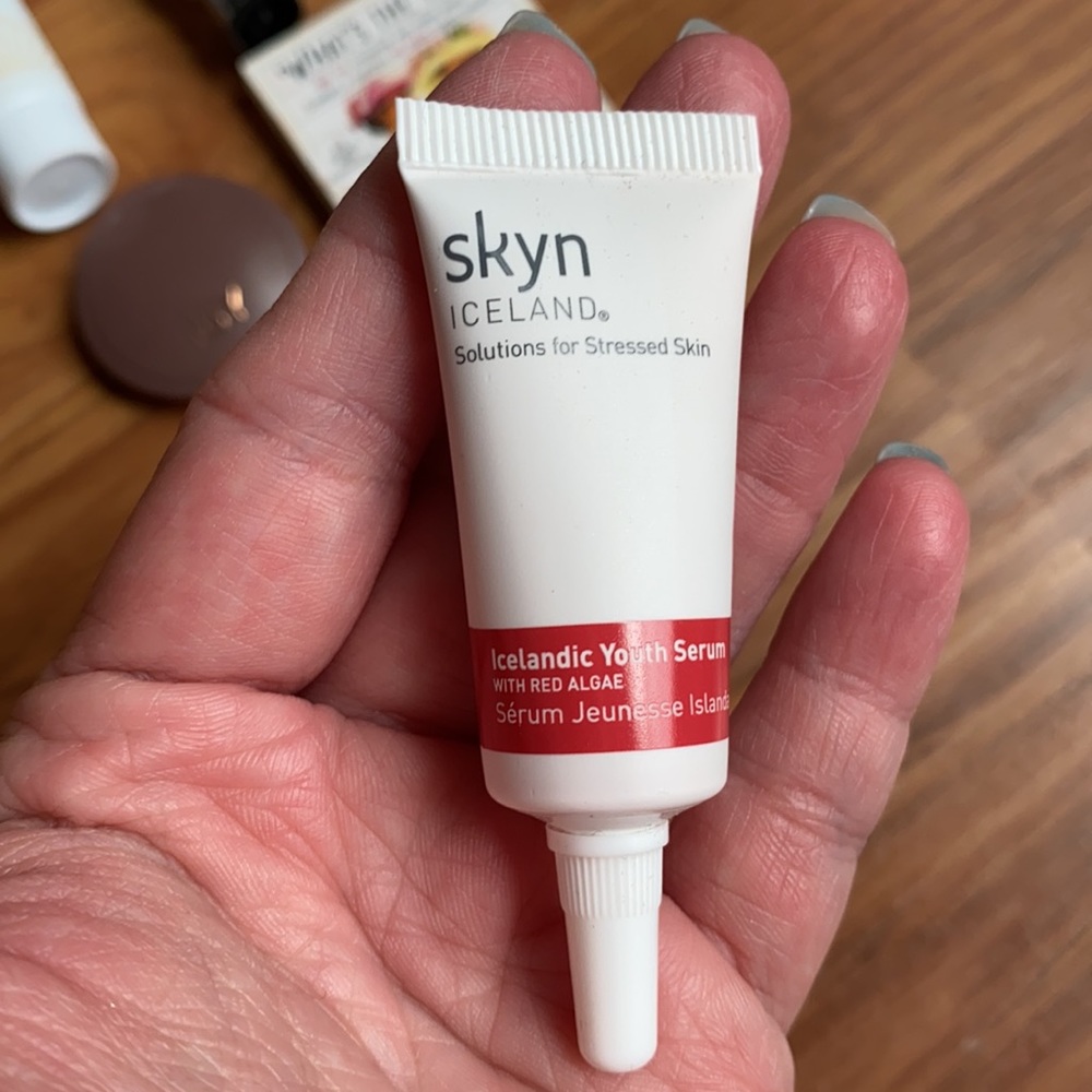 Cosmetic Samples - Picture 2 of 6